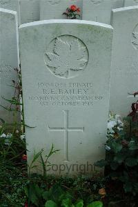 Canada Cemetery Tilloy Les Cambrai - Bailey, R E